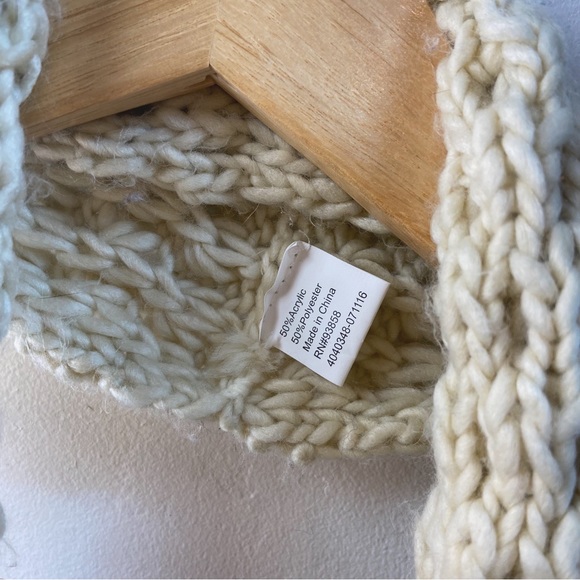 Cream Knit Infiniti/Circle Scarf - Picture 4 of 4